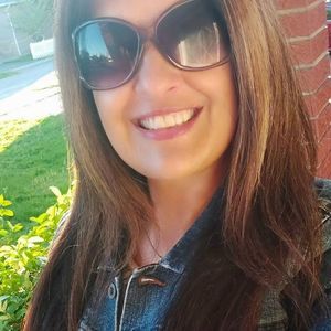 Meet your Posher, Dee